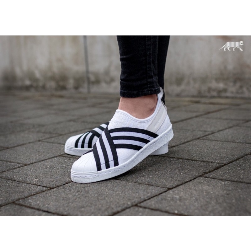 Superstar slip outlet on shoes white