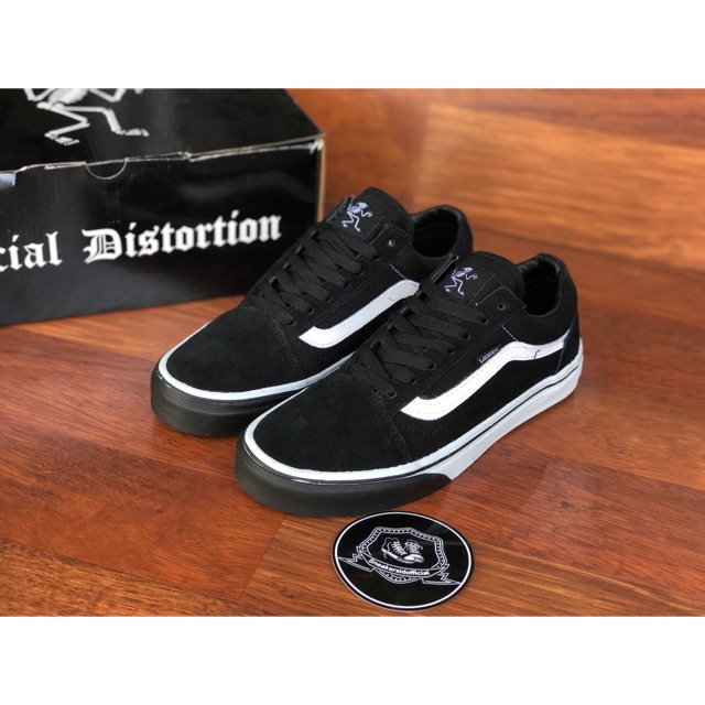 Vans old skool social on sale distortion