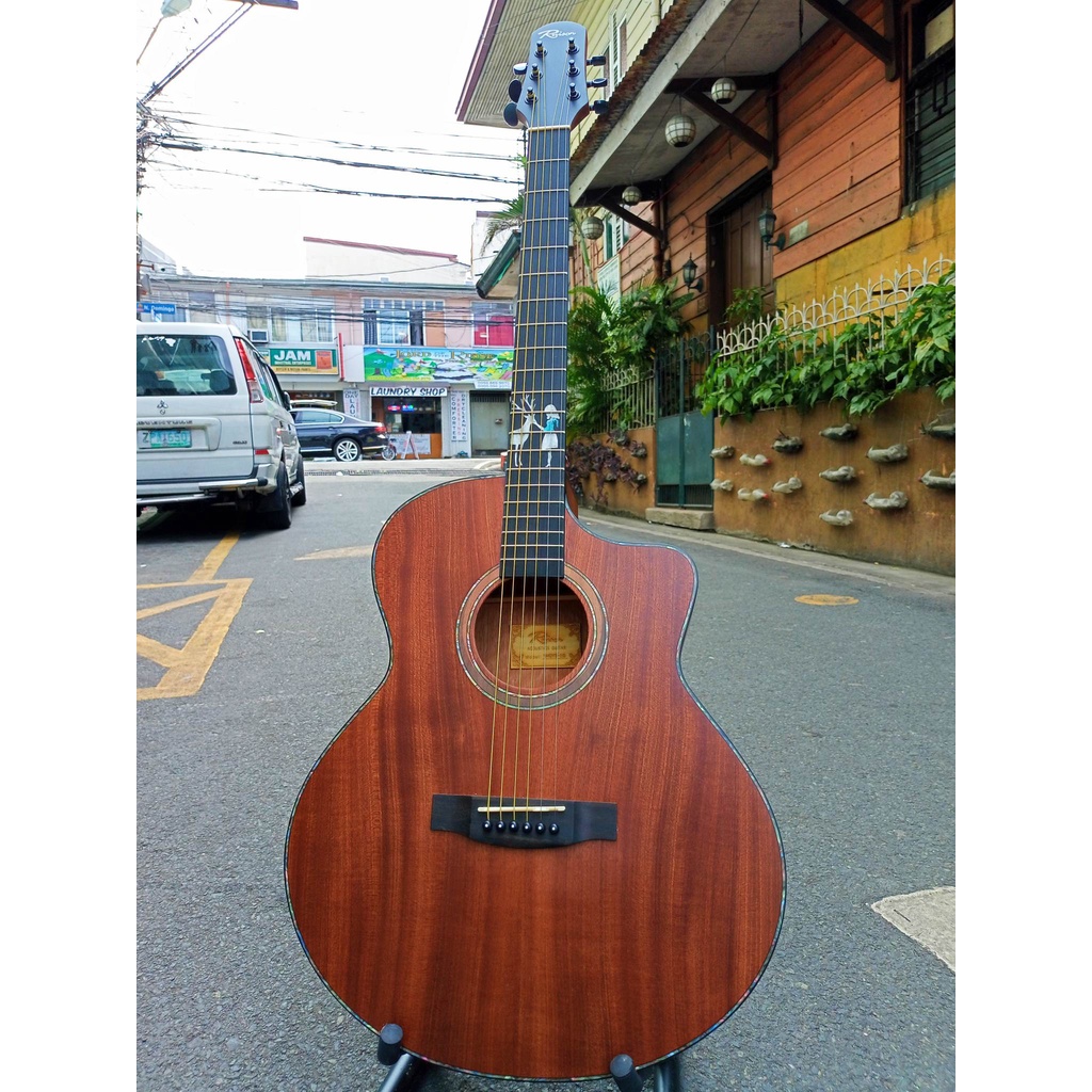 Ruison acoustic store guitar