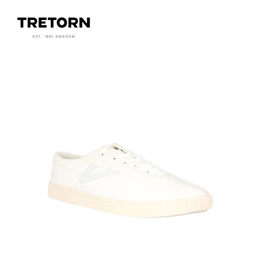 All white hot sale tretorn