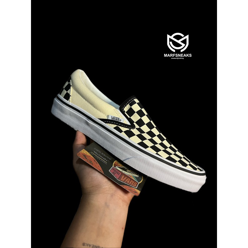 Checkerboard vans hotsell at shoe city