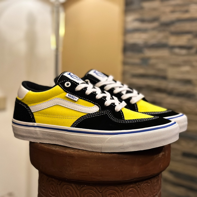 Yellow vans size on sale 7