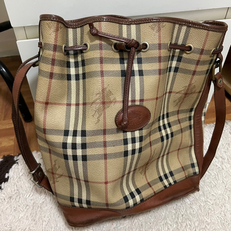 Burberry drawstring outlet bucket bag