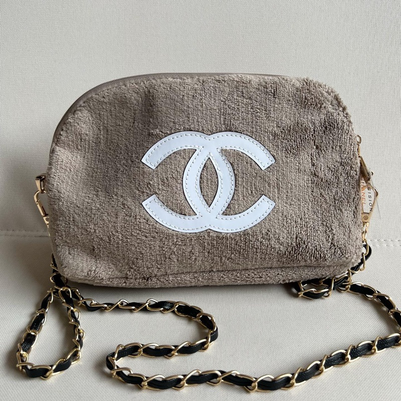 Original Chanel VIP Gift GWP Lipstick Pouch Crossbody Sling Bag, Women's  Fashion, Bags & Wallets, Cross-body Bags on Carousell