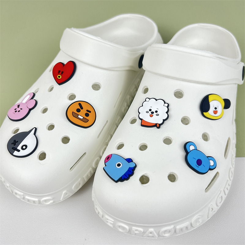 White crocs with discount pins