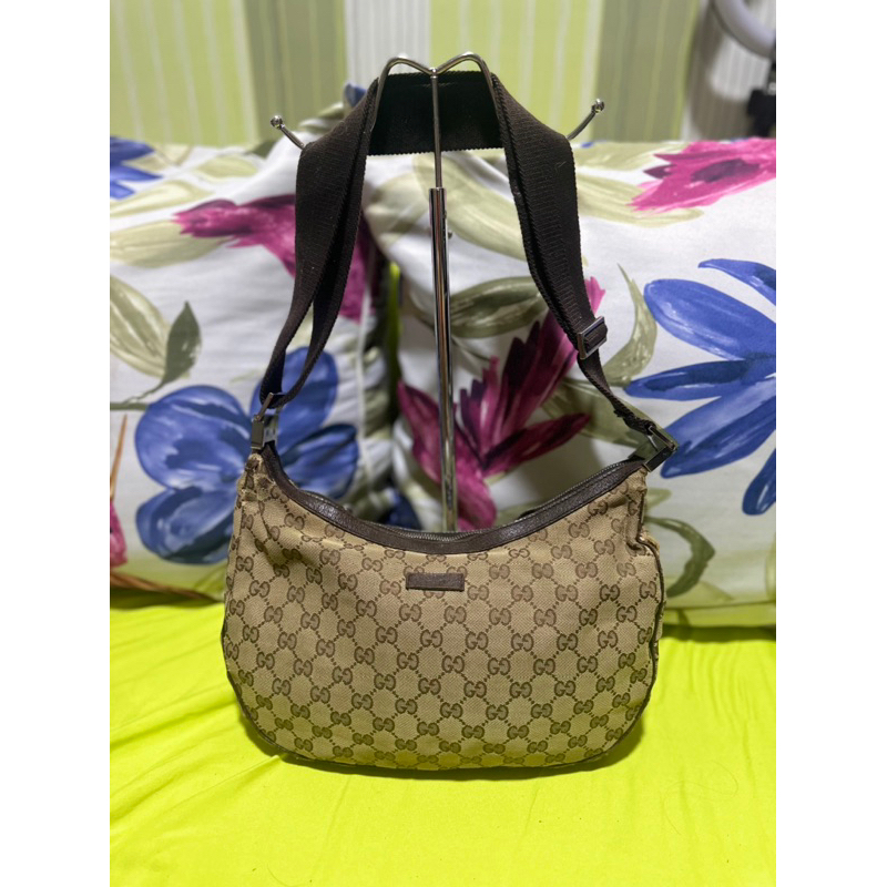 Gucci banana sling online bag