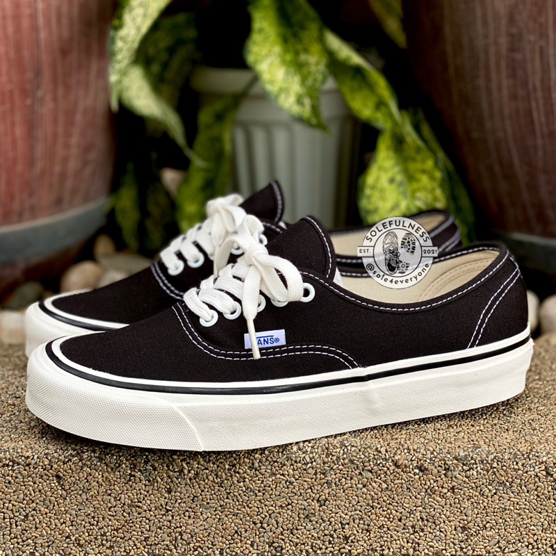 Vns Anaheim Authentic 44 Dx Black White Shopee Philippines