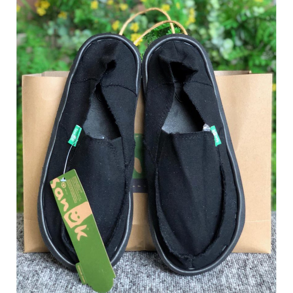 Sanuk hot sale 1 off