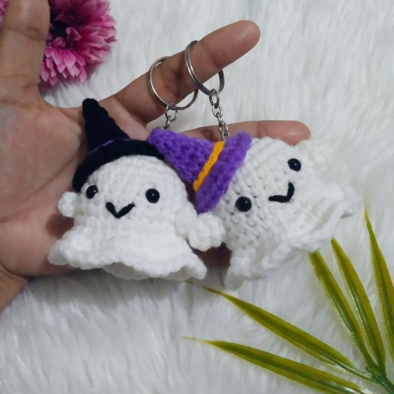 Not-so-Scary Cute Ghost Crotchet Keychain - Limited Halloween