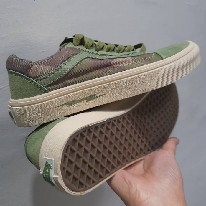 Army green outlet vans