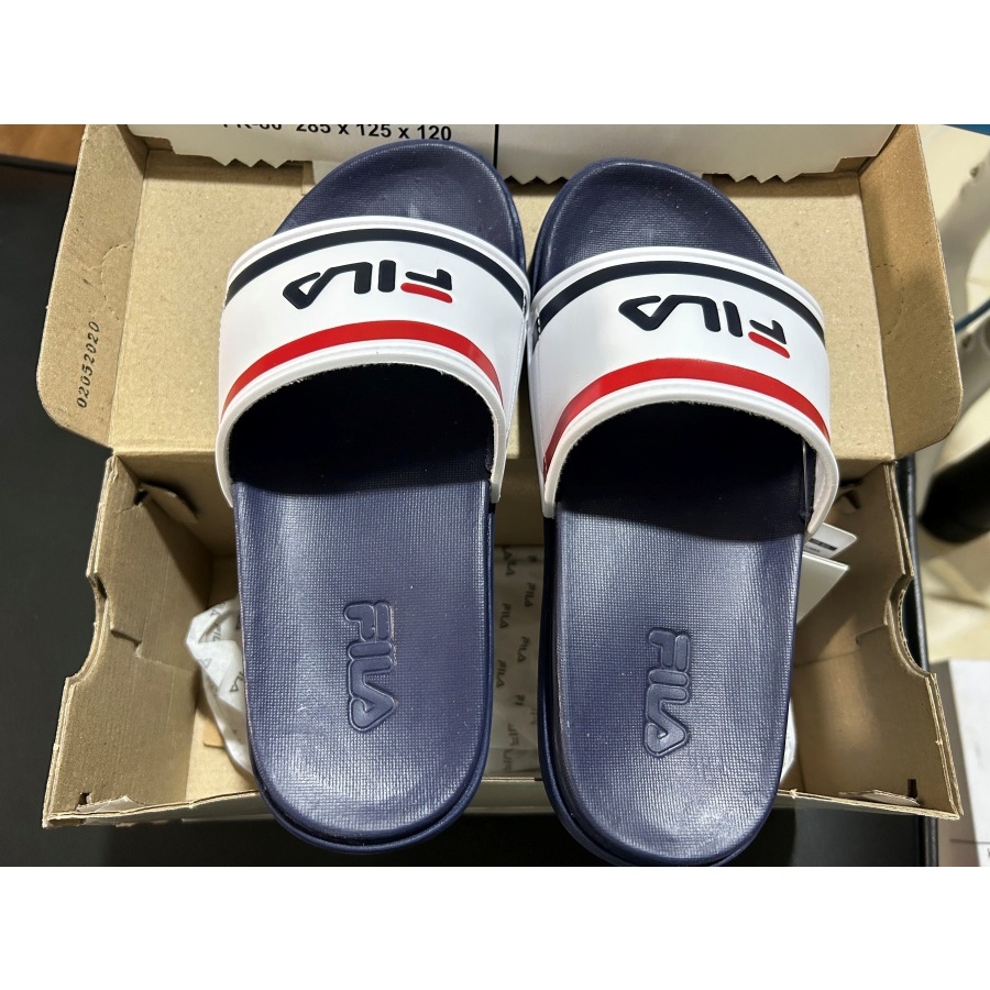 Fila deals slippers original