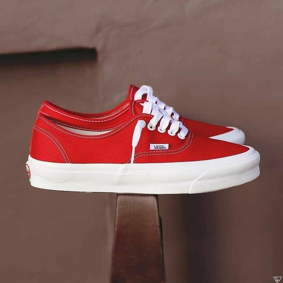 Vans vault hot sale authentic red