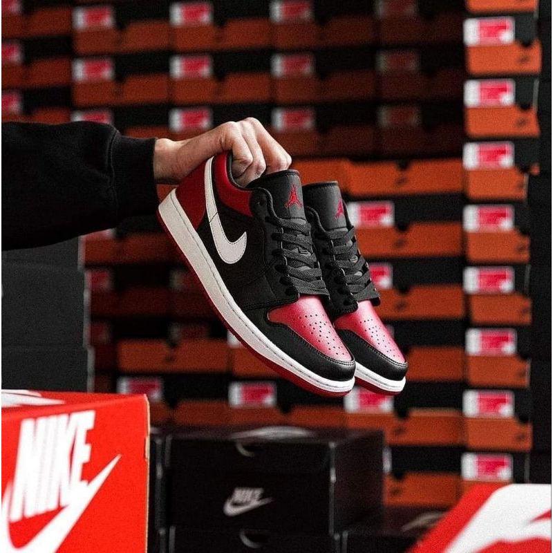 Jordan 1 black clearance gym red on feet