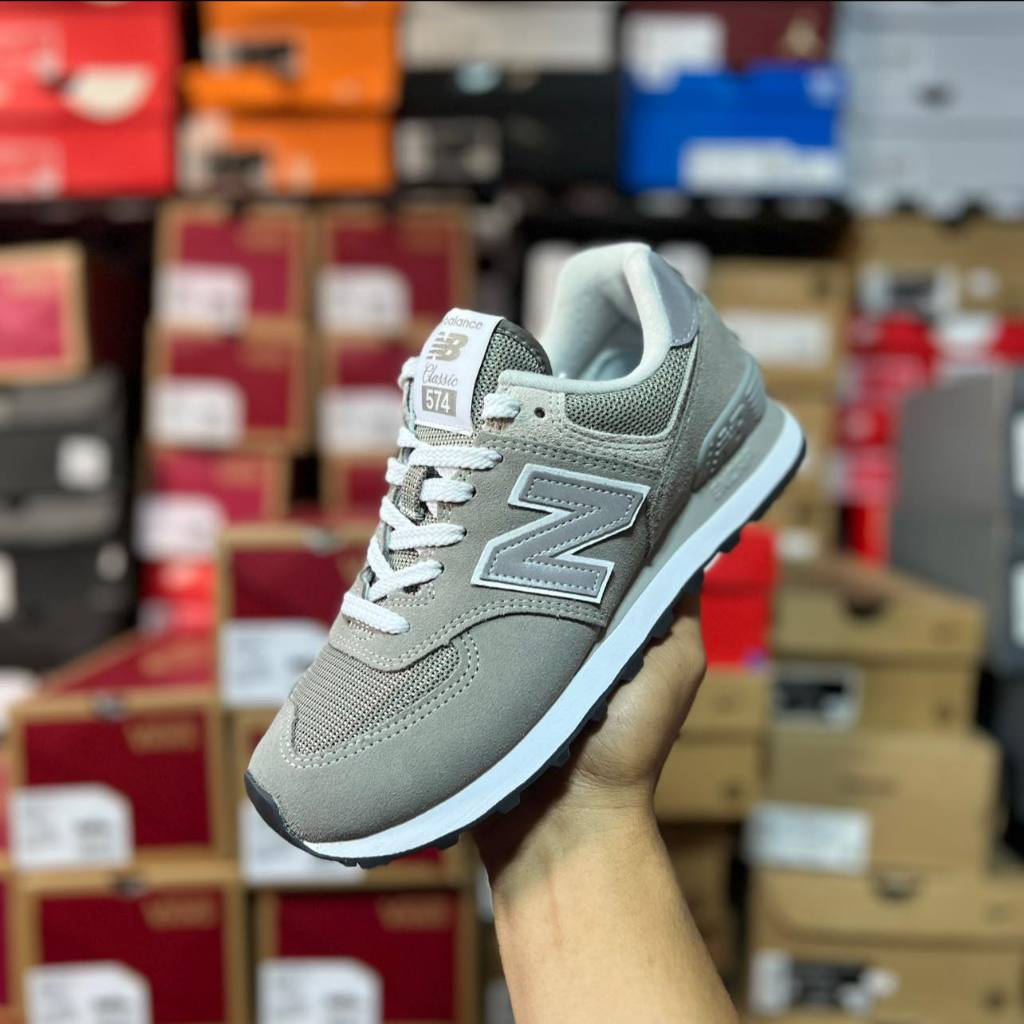 New balance outlet 574 size 4