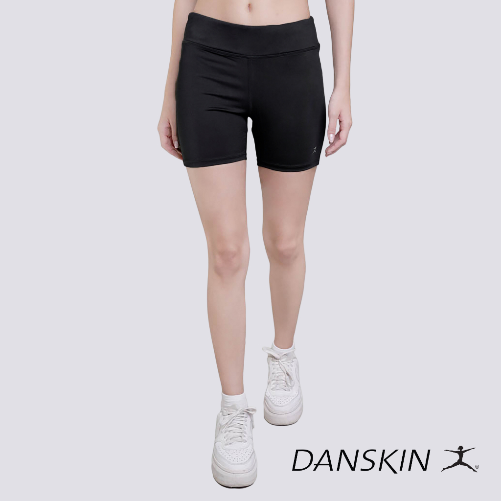 Danskin Women's Reflective High Rise with Pockets Capri | Black Active