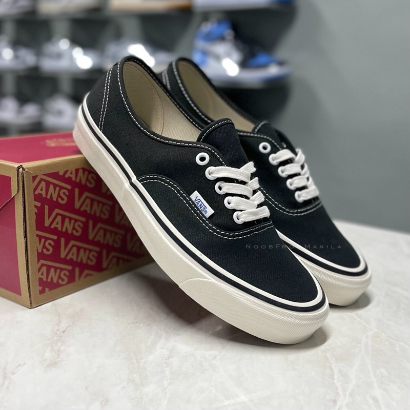 Vans 44 2025 dx black