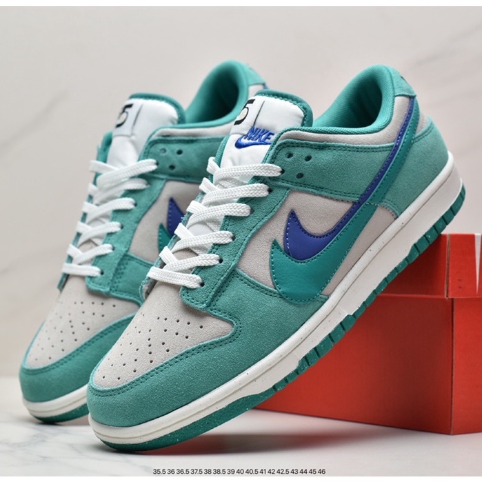 Seafoam green hotsell nike shoes