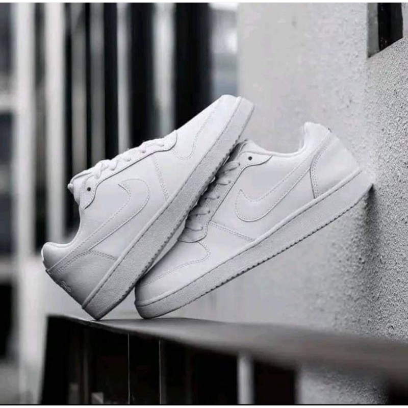 Nike air force 2024 1 vs ebernon