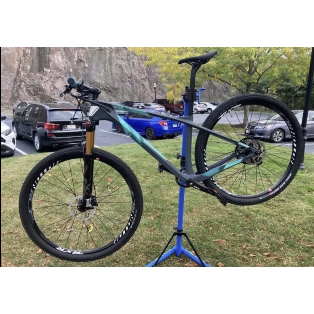 Trinx mountain bike clearance carbon