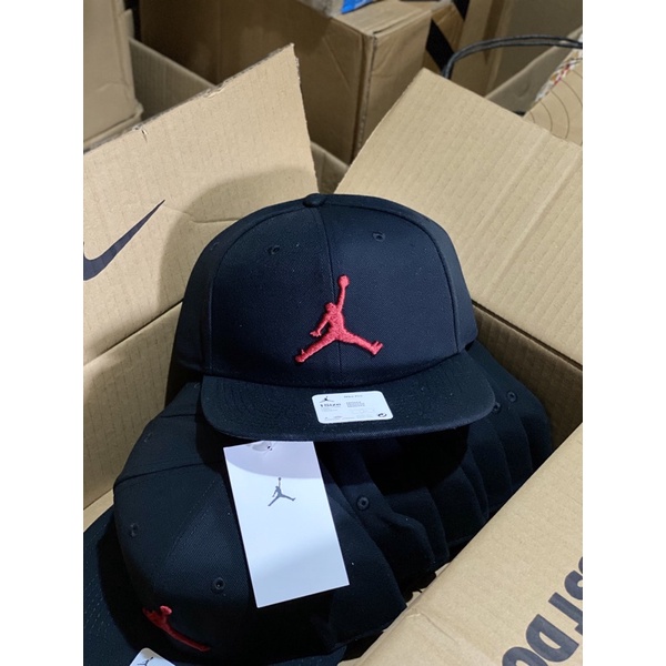 Black air clearance jordan cap