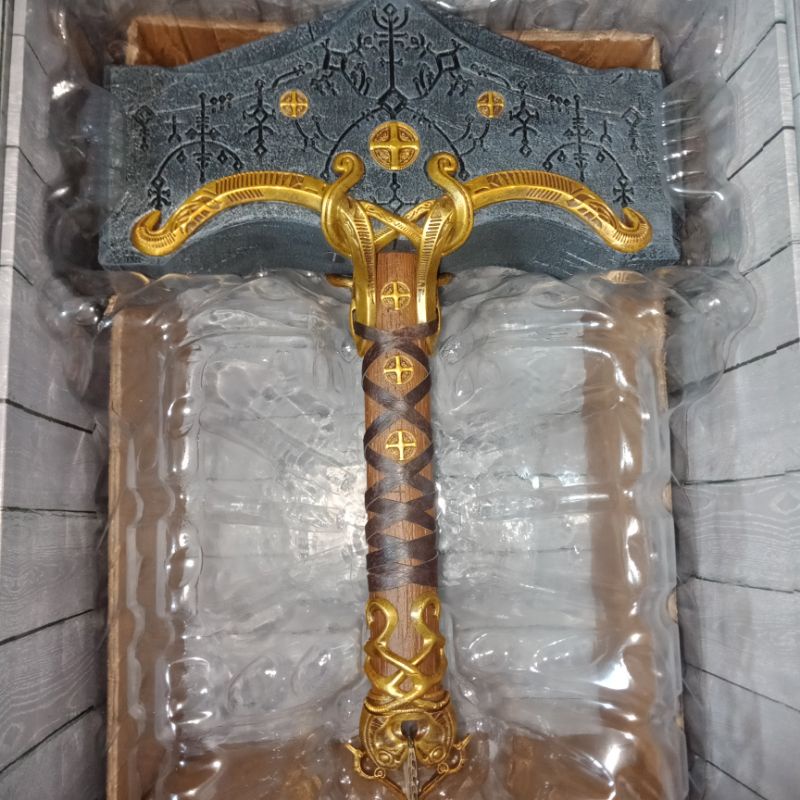 God of War Ragnarok: réplica do Mjolnir impressiona fãs