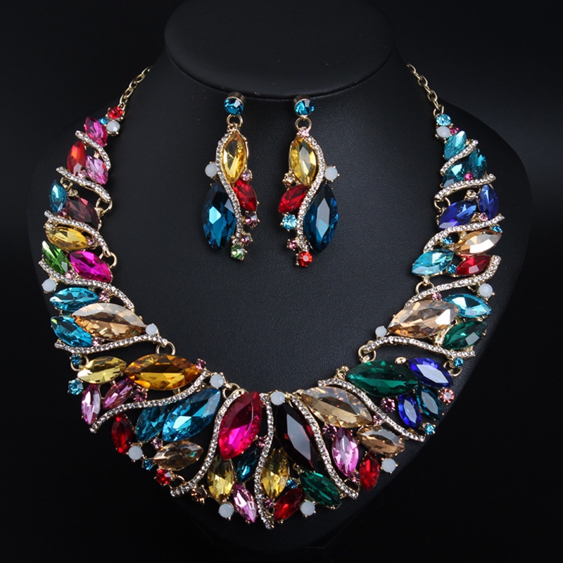 4pcs Luxury & Exquisite Emerald & Crystal Necklace, Earrings, Ring Set,  Suitable For Banquet, Evening Dress Accessories