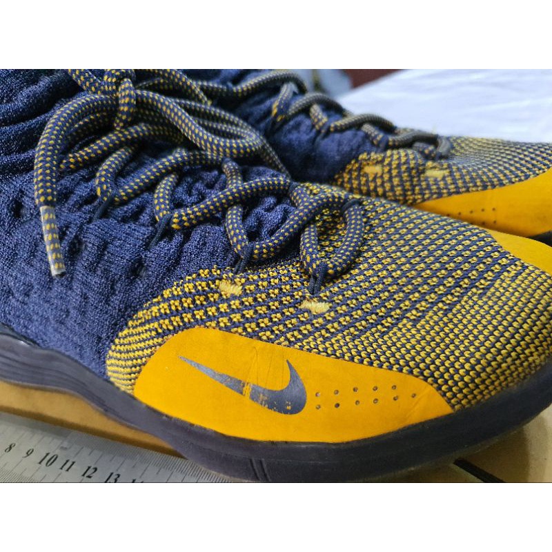 Kevin durant boys hot sale basketball shoes