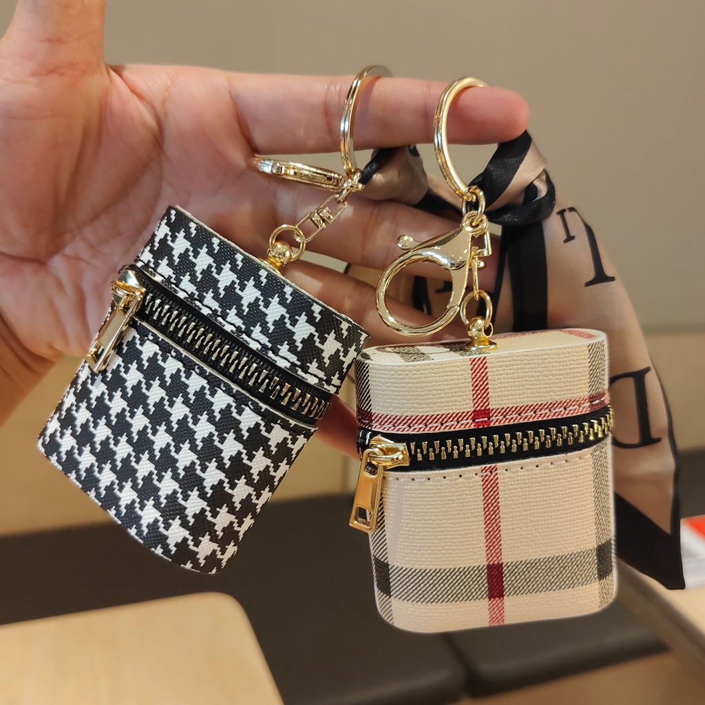 Burberry coin purse store keychain