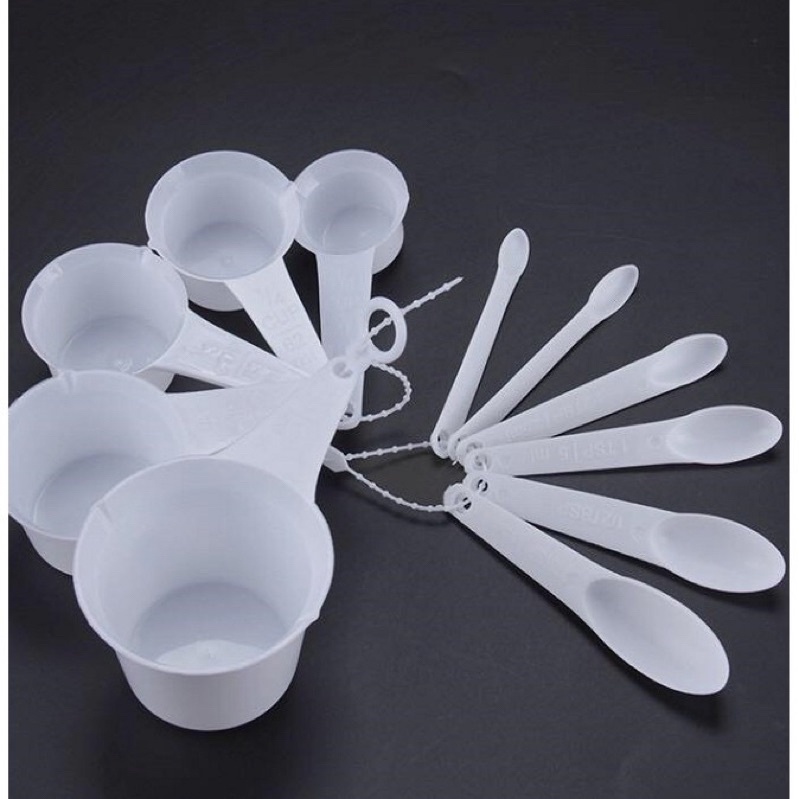11PCS Plastic Measuring Cup and Measuring Spoon Set Kitchen Tools