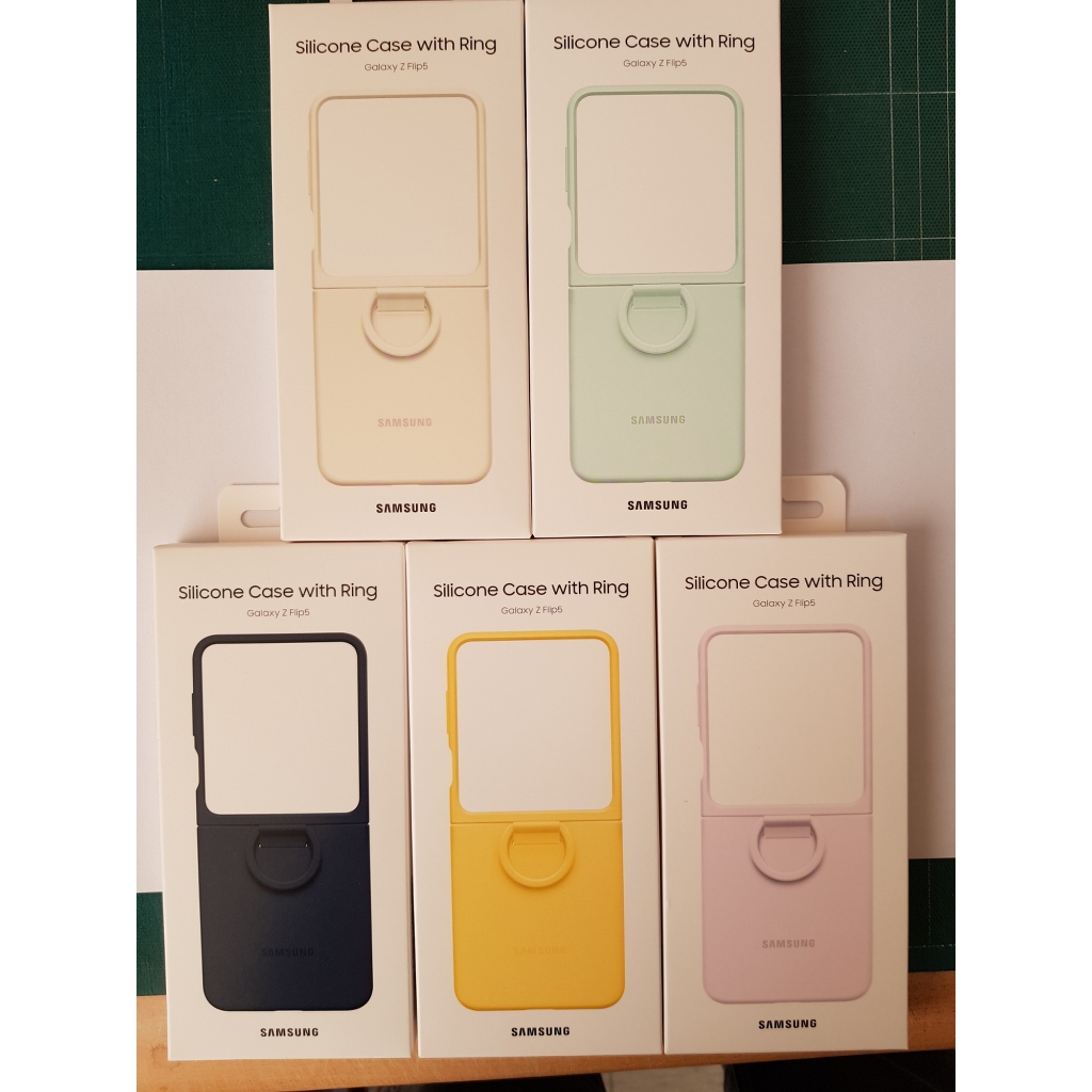 Galaxy Z Flip5 Silicone Case with Ring